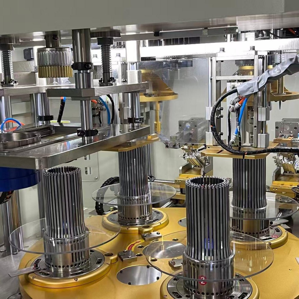 Single phase coil winding and inserting machine (1)