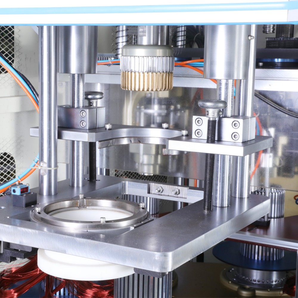 Three phase coil winding and inserting machine (5)